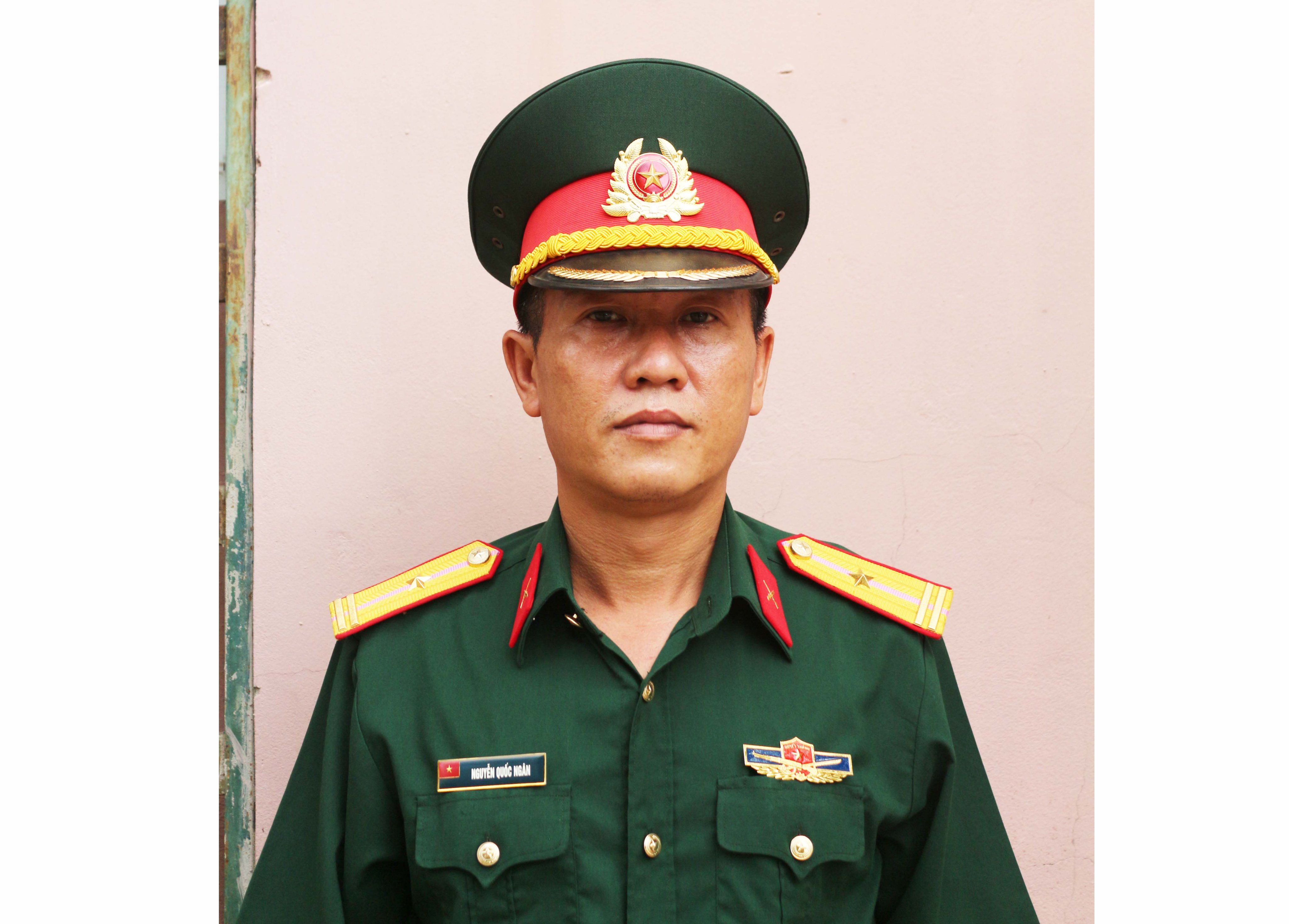 Thiếu tá QNCN Nguyễn Quốc Ngân làm việc tốt